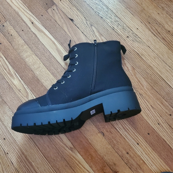 Single shoe, size 13w Right boot only - Picture 3 of 4